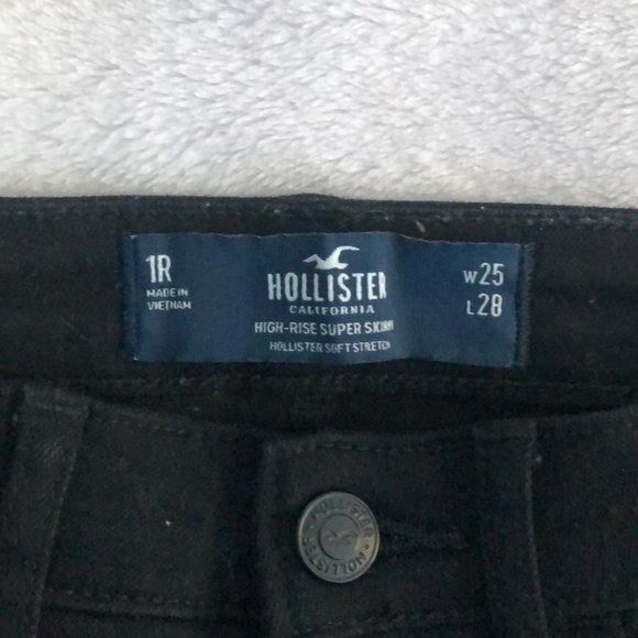 Black hollister ripped high rise jeans - Picture 4 of 7